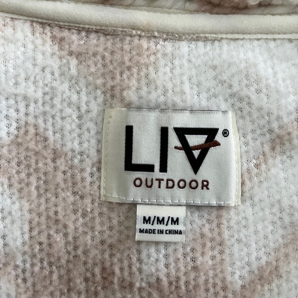 NWOT Liv Outdoor Sherpa coat size medium - Picture 8 of 10